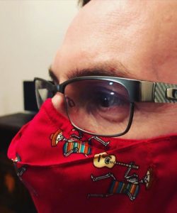 Eva Berhasil Menemukan Pola Masker Kain Tanpa Embun bagi Pengguna Kacamata 
